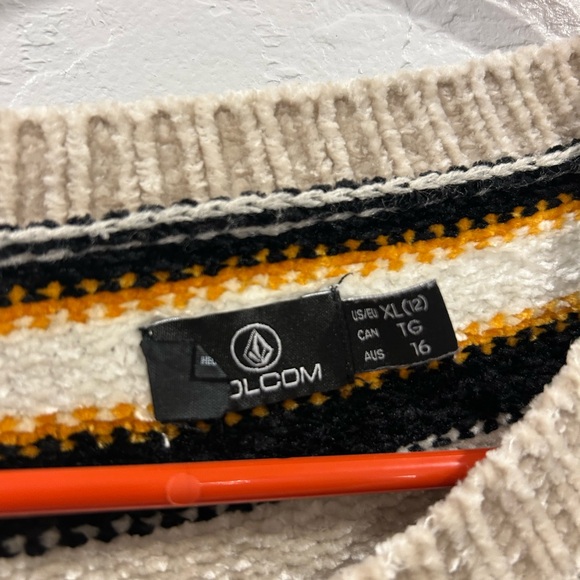 Volcom super soft sweater - Picture 2 of 3